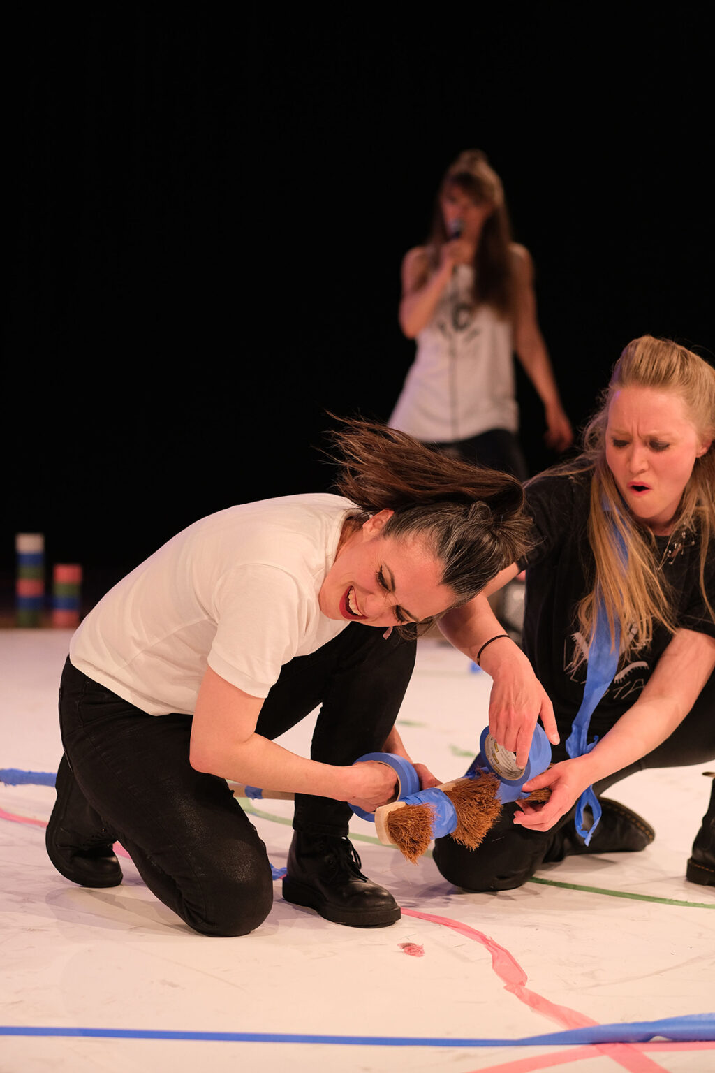 scoooootch! spectacle pour les 2 à 6 ans à la Maison Théâtre - Synthèse additive et Nouveaux Ballets du Nord-Pas-de-Calais