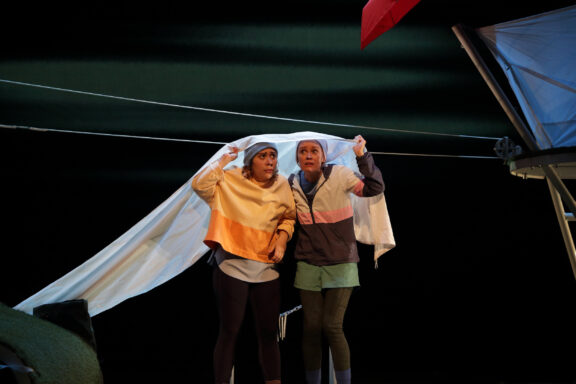 Une lune entre deux maisons Maison Théâtre saison 25-26 théâtre petite enfance