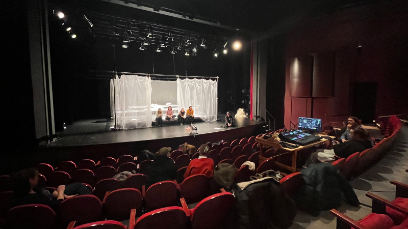 La chambre d&rsquo;ami·es 2027-2028 – Résidence pour compagnie de la relève en théâtre jeune public